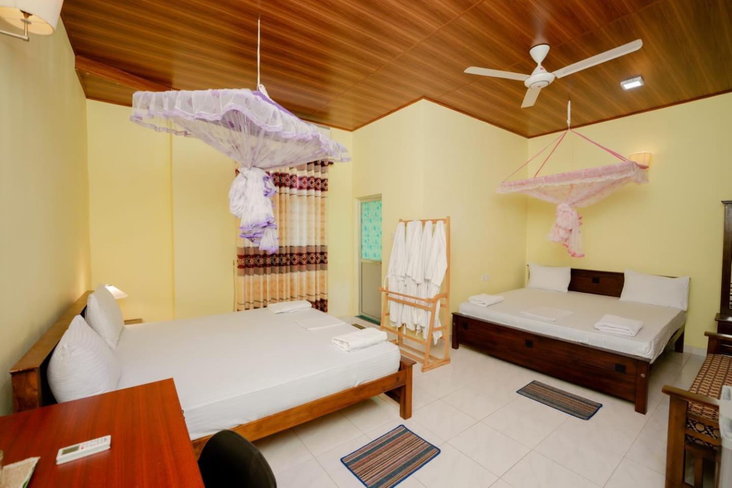Suwani Pinnawala Homestay 외부 사진