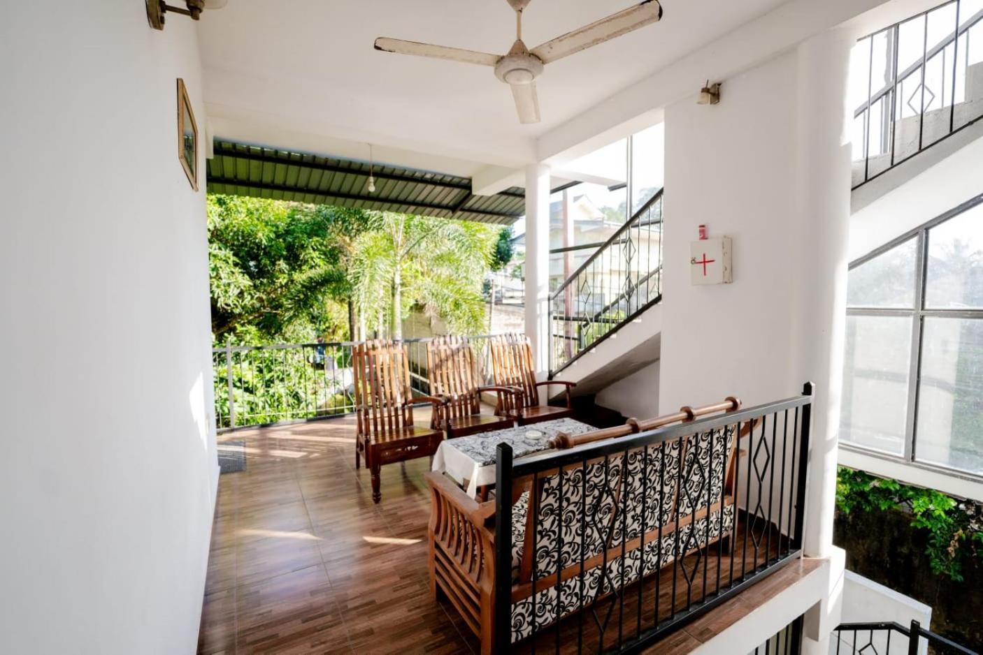 Suwani Pinnawala Homestay 외부 사진