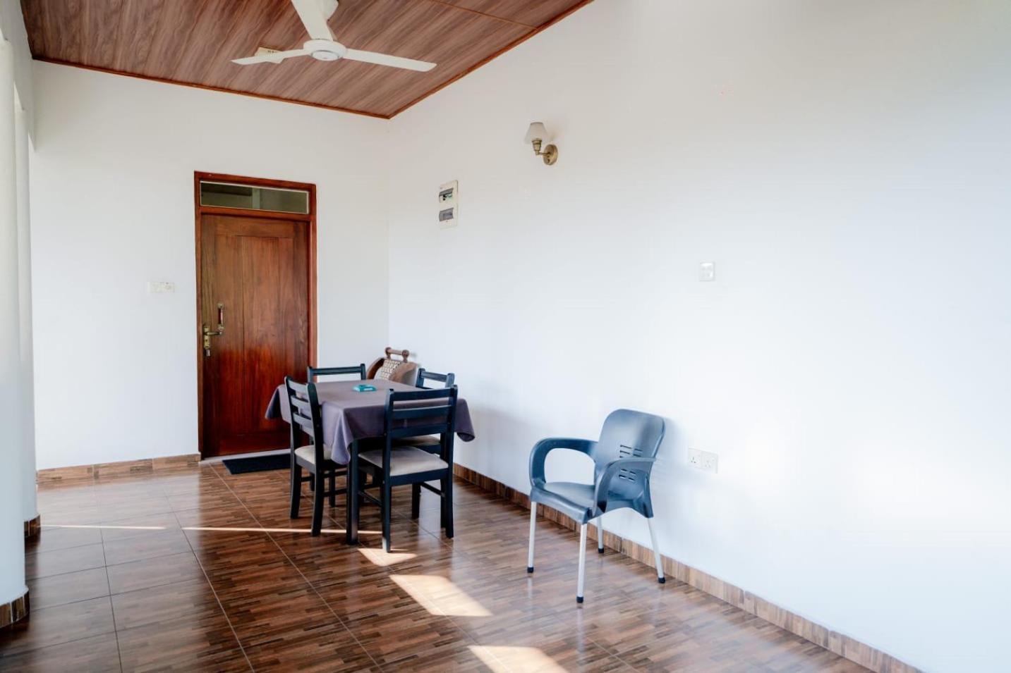 Suwani Pinnawala Homestay 외부 사진