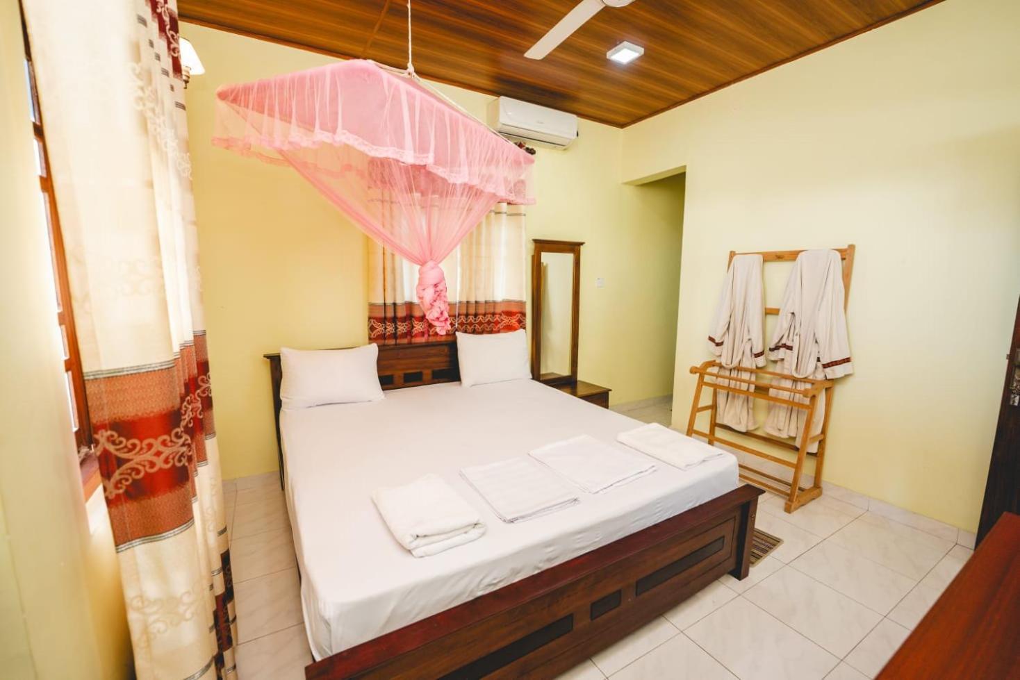 Suwani Pinnawala Homestay 외부 사진