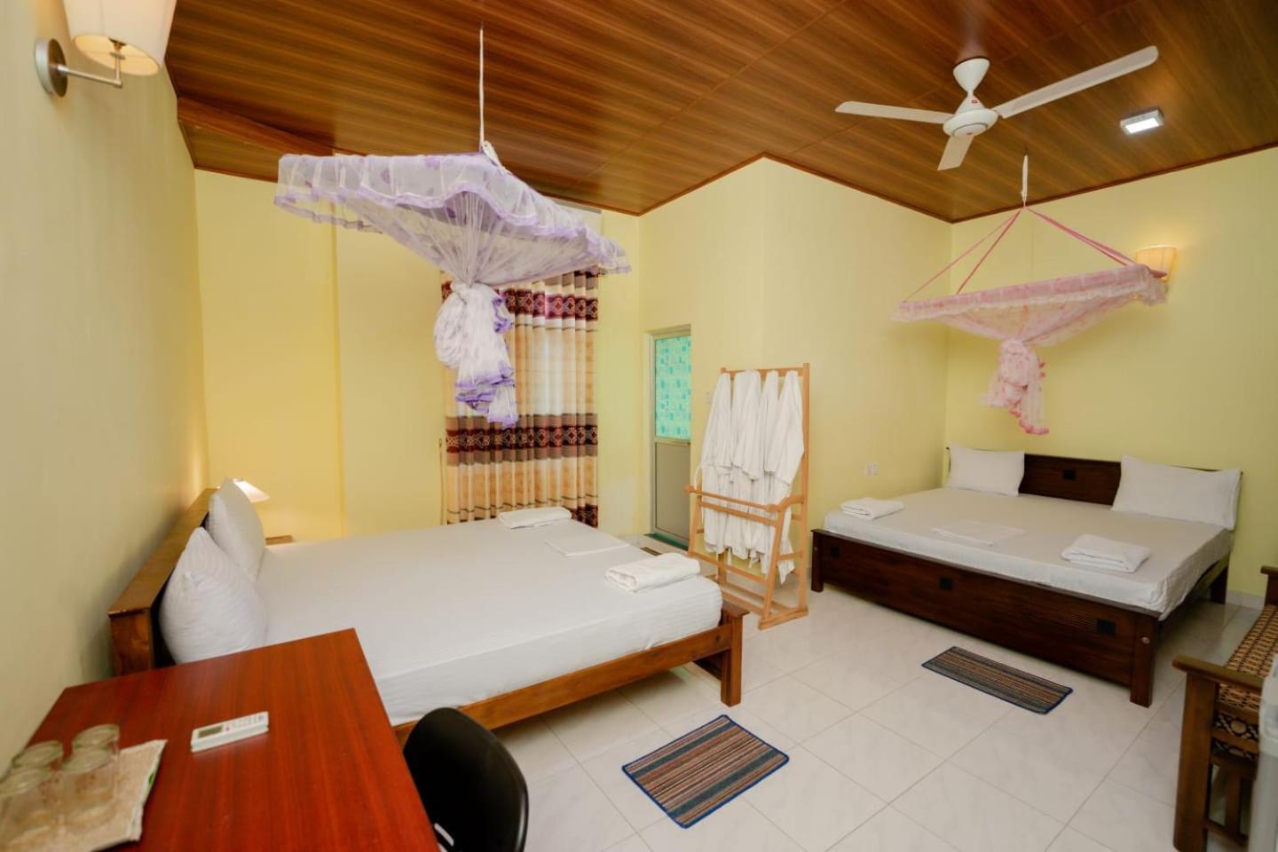 Suwani Pinnawala Homestay 외부 사진