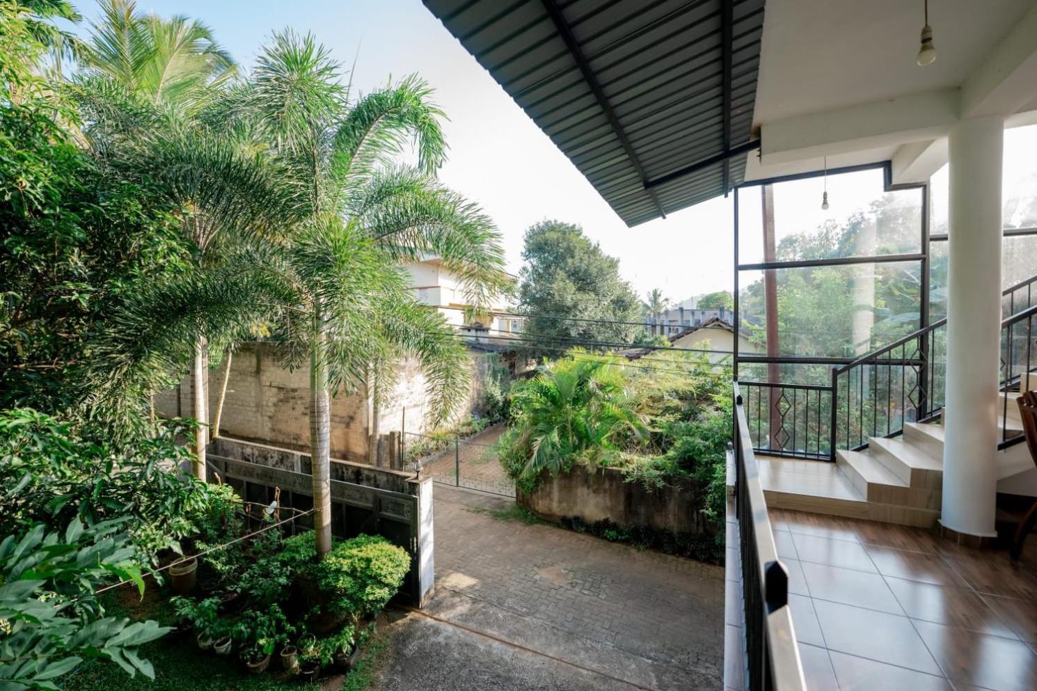 Suwani Pinnawala Homestay 외부 사진