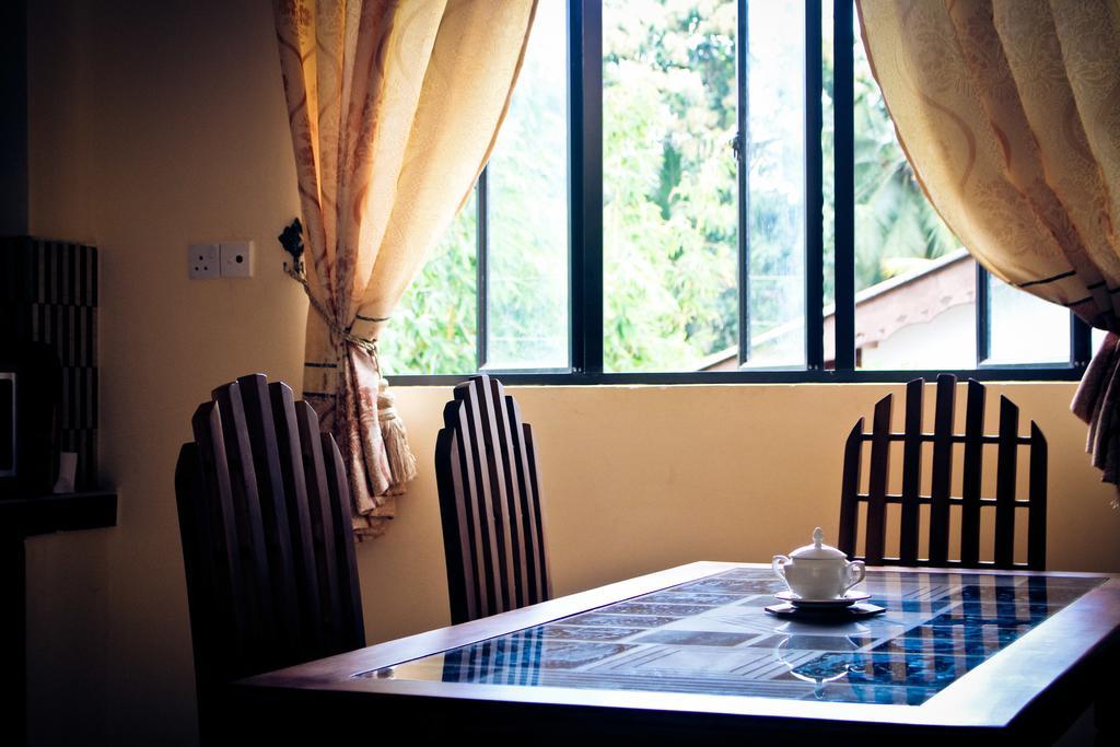 Suwani Pinnawala Homestay 외부 사진