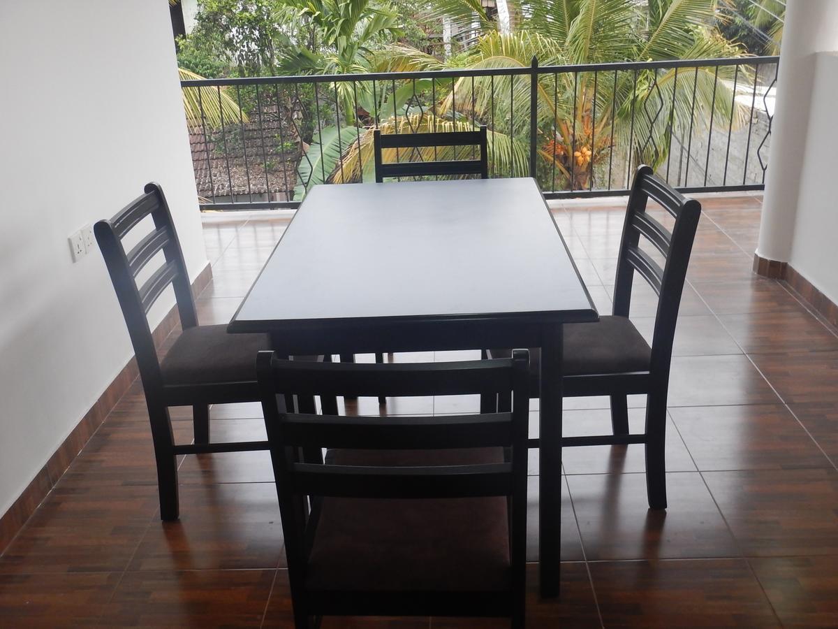Suwani Pinnawala Homestay 외부 사진